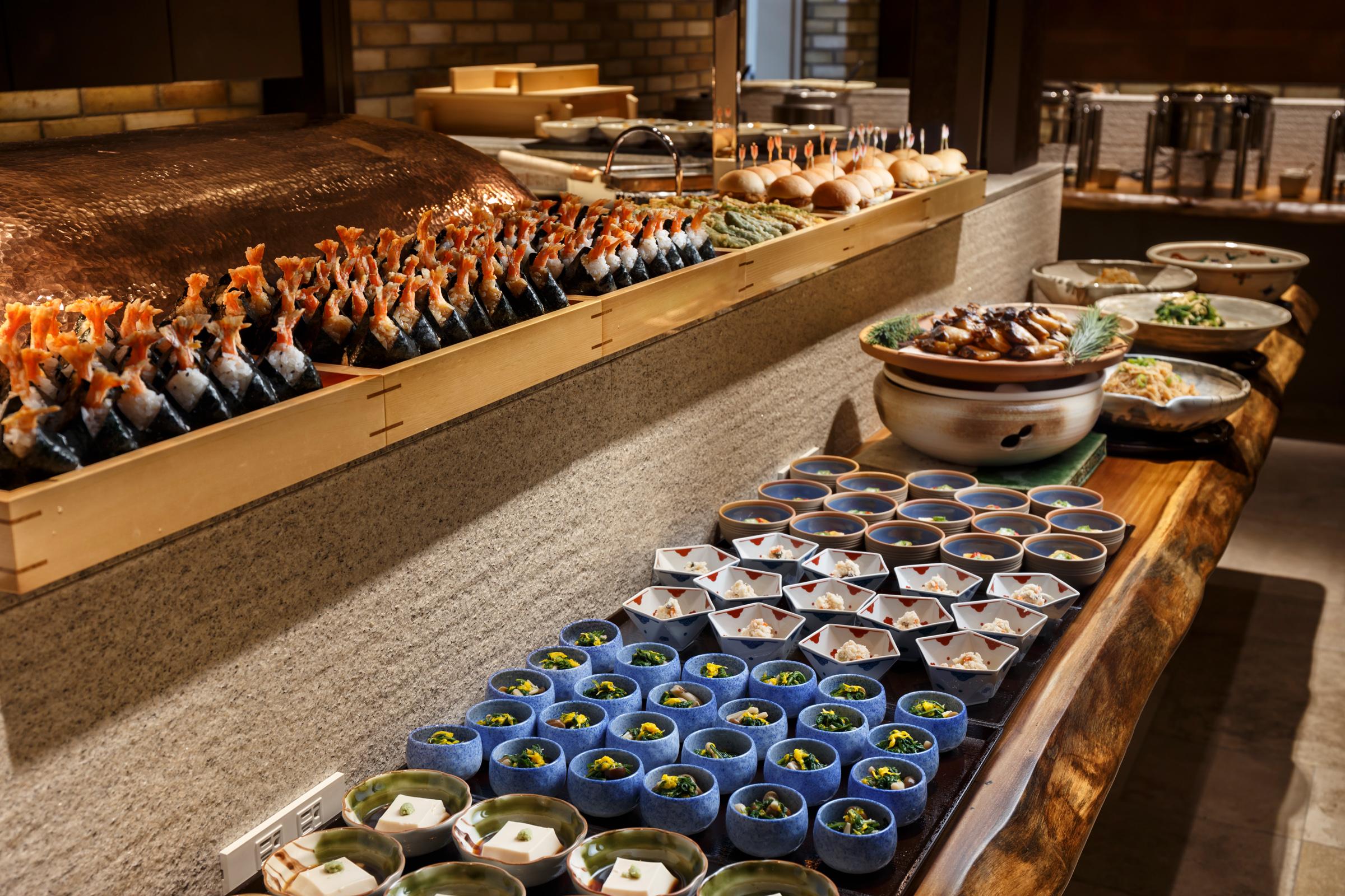 Hotel The Celestine Kyoto Gion Exterior foto A buffet at a restaurant